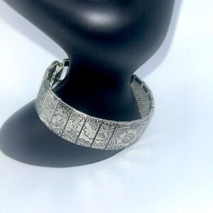 Vintage Silvertone Panel Bracelet W/ Floral Etching